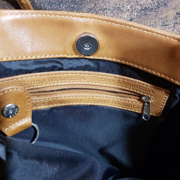 Stone Mountain 100% leather shoulder bag Purse With Attached Key Chain - Picture 7 of 13